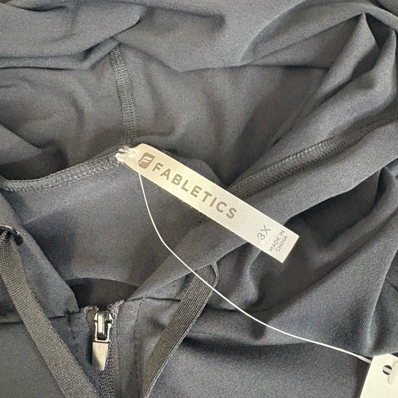 Fabletics Yukon Tunic Hoodie Black 3X Plus Size Sleeveless Zip Vest NWT - Picture 9 of 9